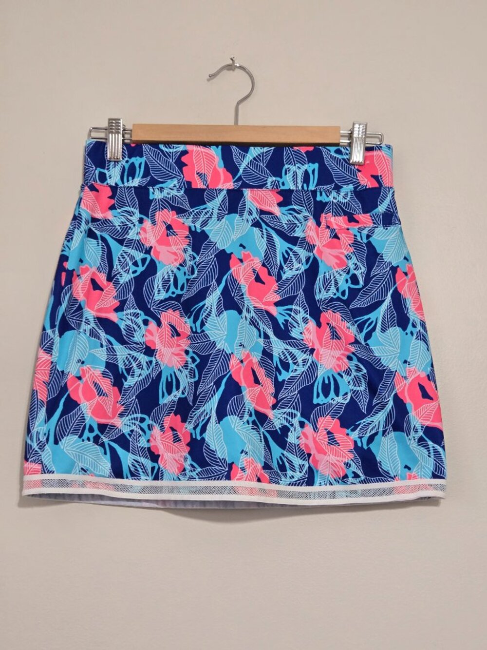 Pebble Beach Dry Luxe Performance Pink and Blue Floral Skort size S